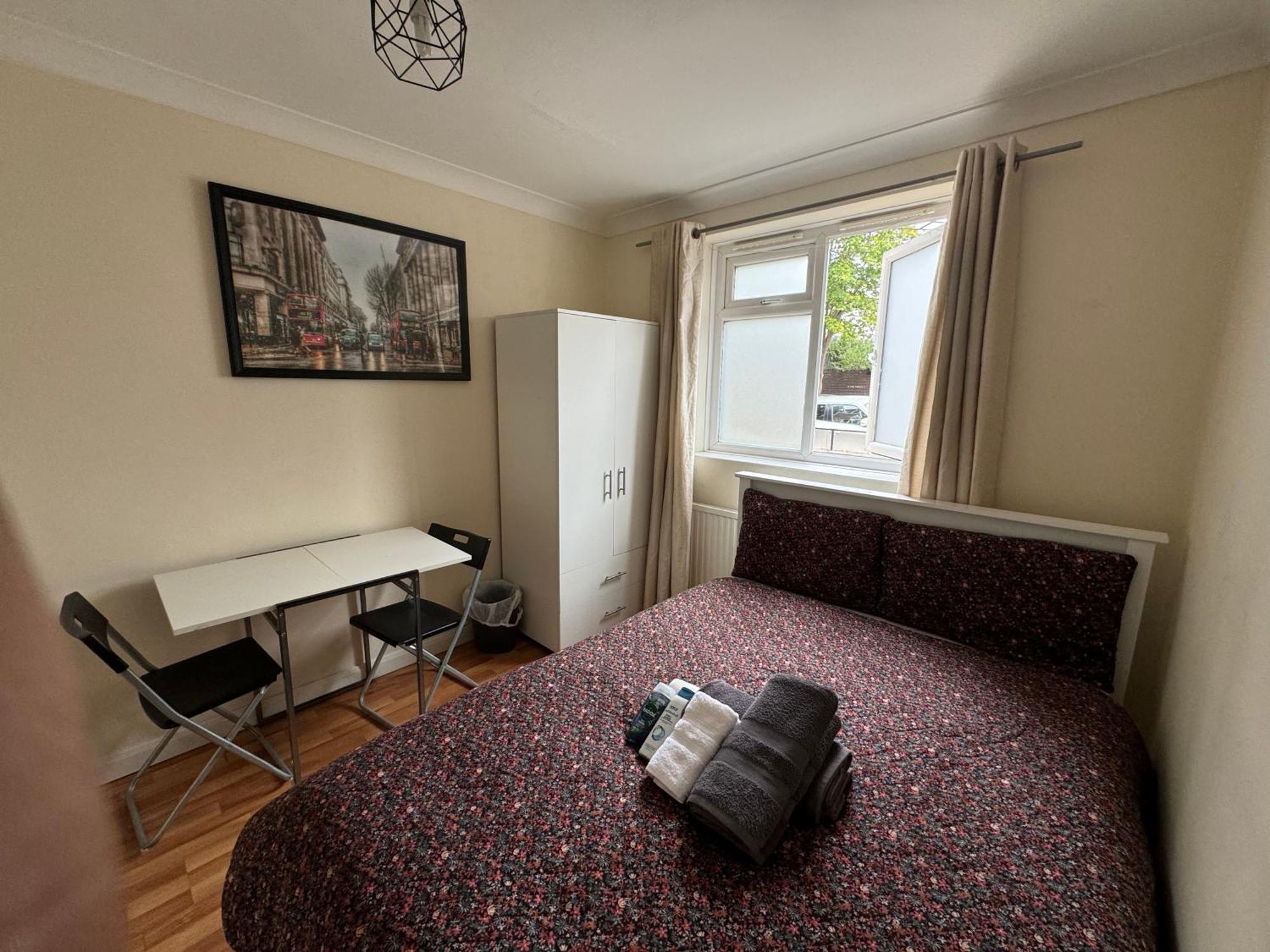 Huge And Affordable 3 Bedroom Flat In Hammersmith For 7 People With Welcome Breakfast 런던 외부 사진