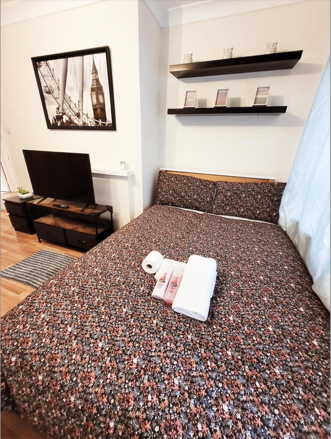 Huge And Affordable 3 Bedroom Flat In Hammersmith For 7 People With Welcome Breakfast 런던 외부 사진