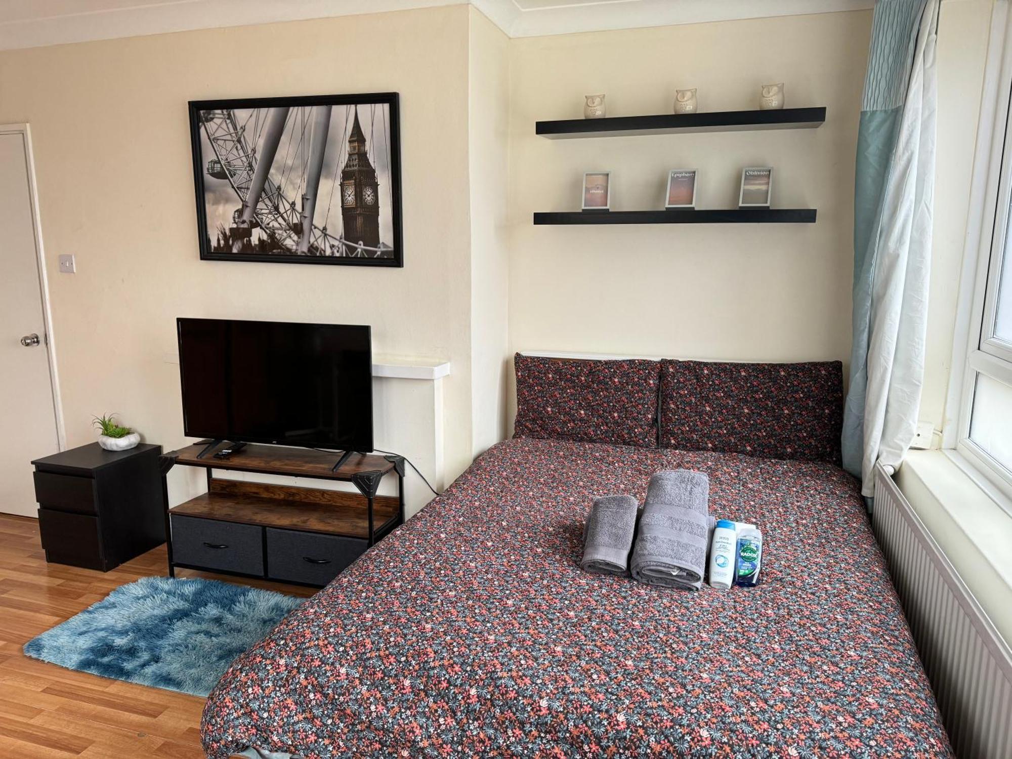 Huge And Affordable 3 Bedroom Flat In Hammersmith For 7 People With Welcome Breakfast 런던 외부 사진