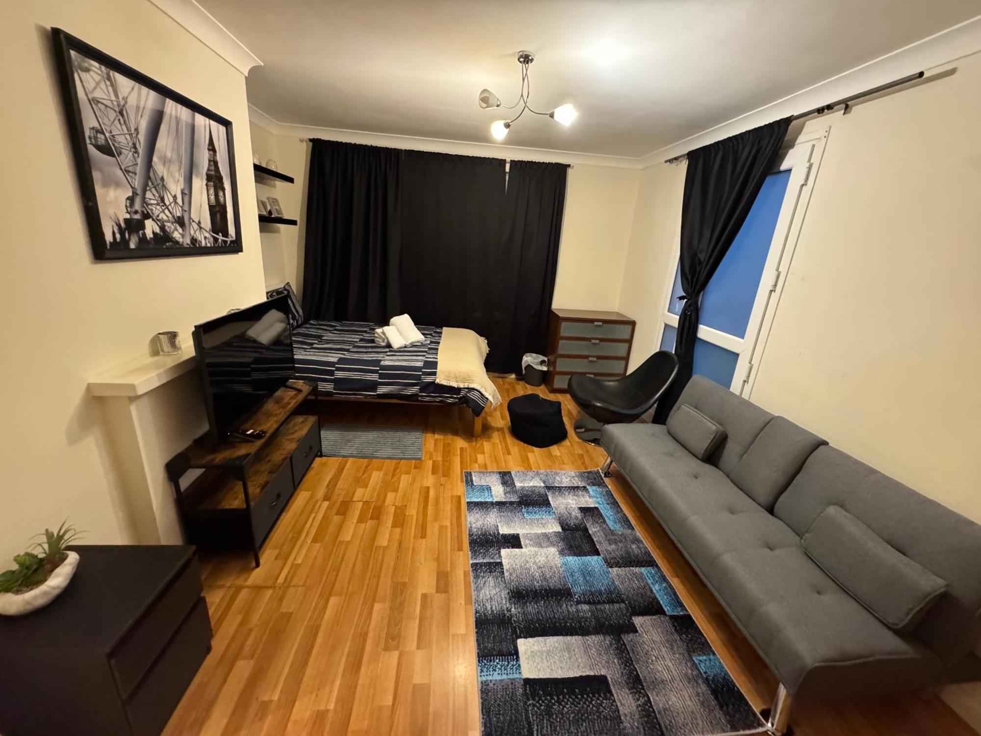 Huge And Affordable 3 Bedroom Flat In Hammersmith For 7 People With Welcome Breakfast 런던 외부 사진